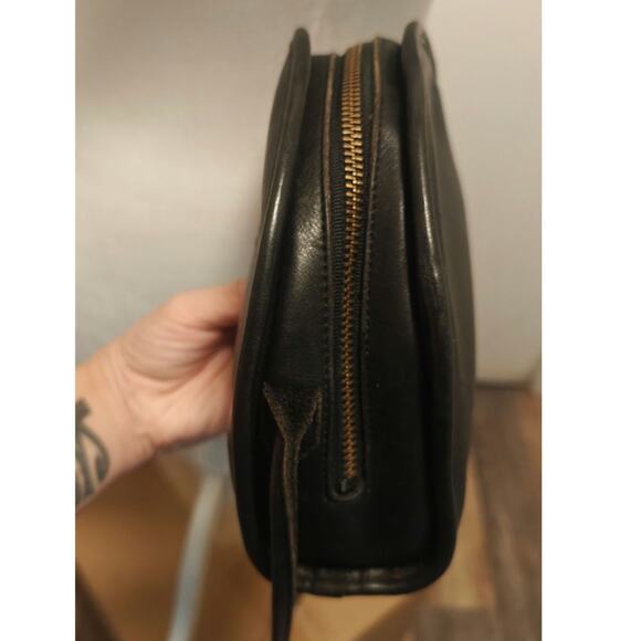 Vintage black Coach rare Half moon Kimball zip crossbody - Picture 6 of 10